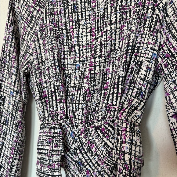 NWT Express Patterned Blouse - Picture 8 of 10